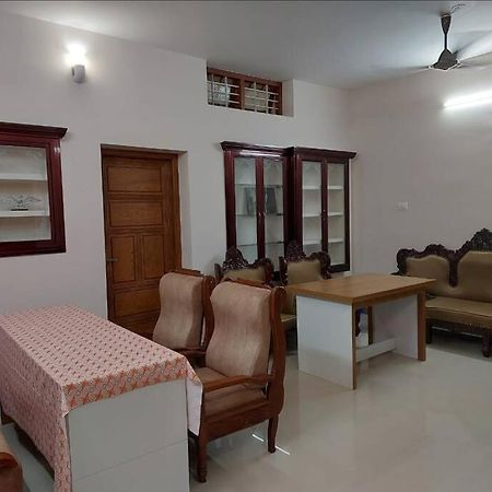 Home In Guruvayur-3 Bedroom 외부 사진